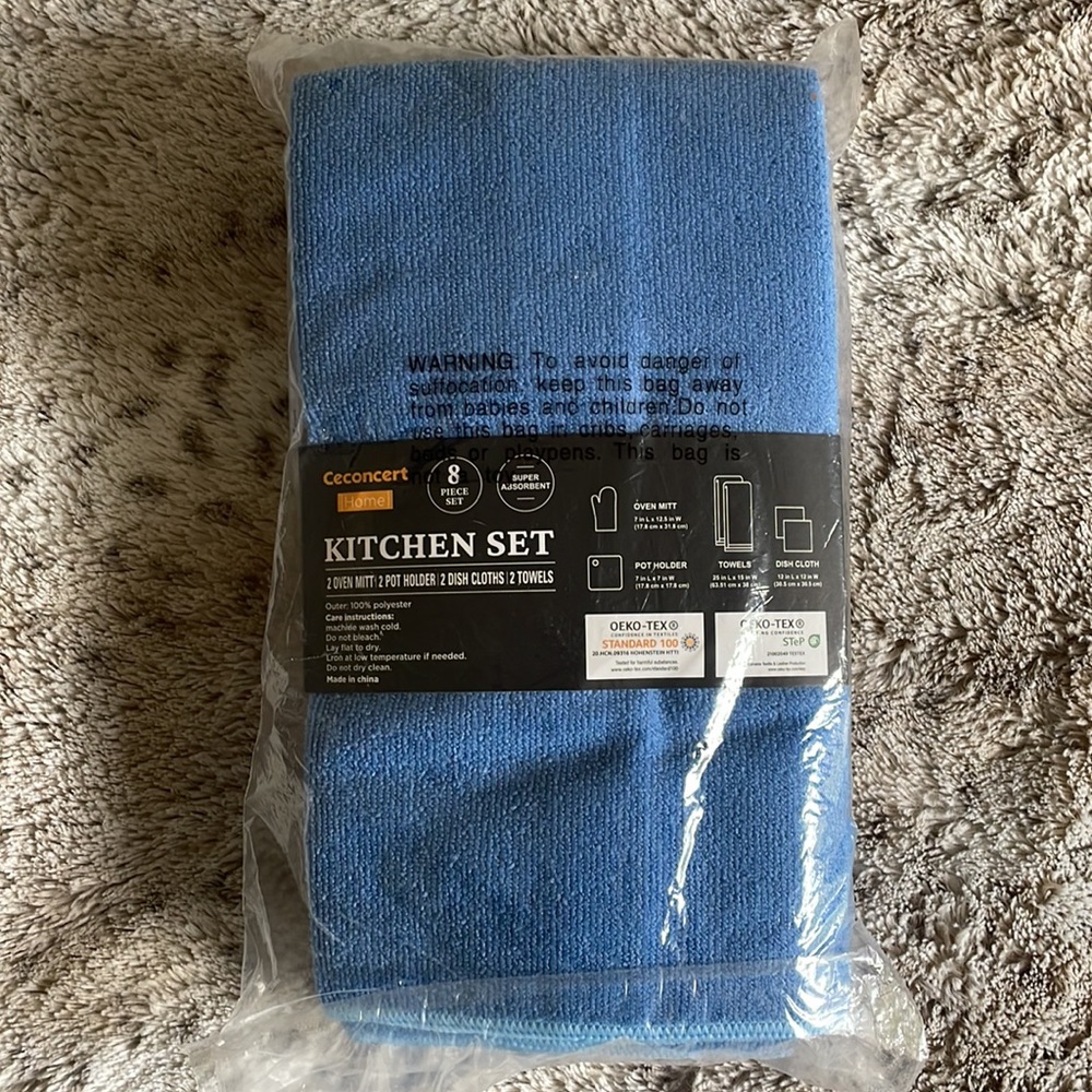 8 Piece Kitchen Set - Picture 3 of 5